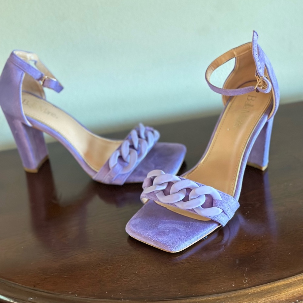 Purple heels, comfortable !!